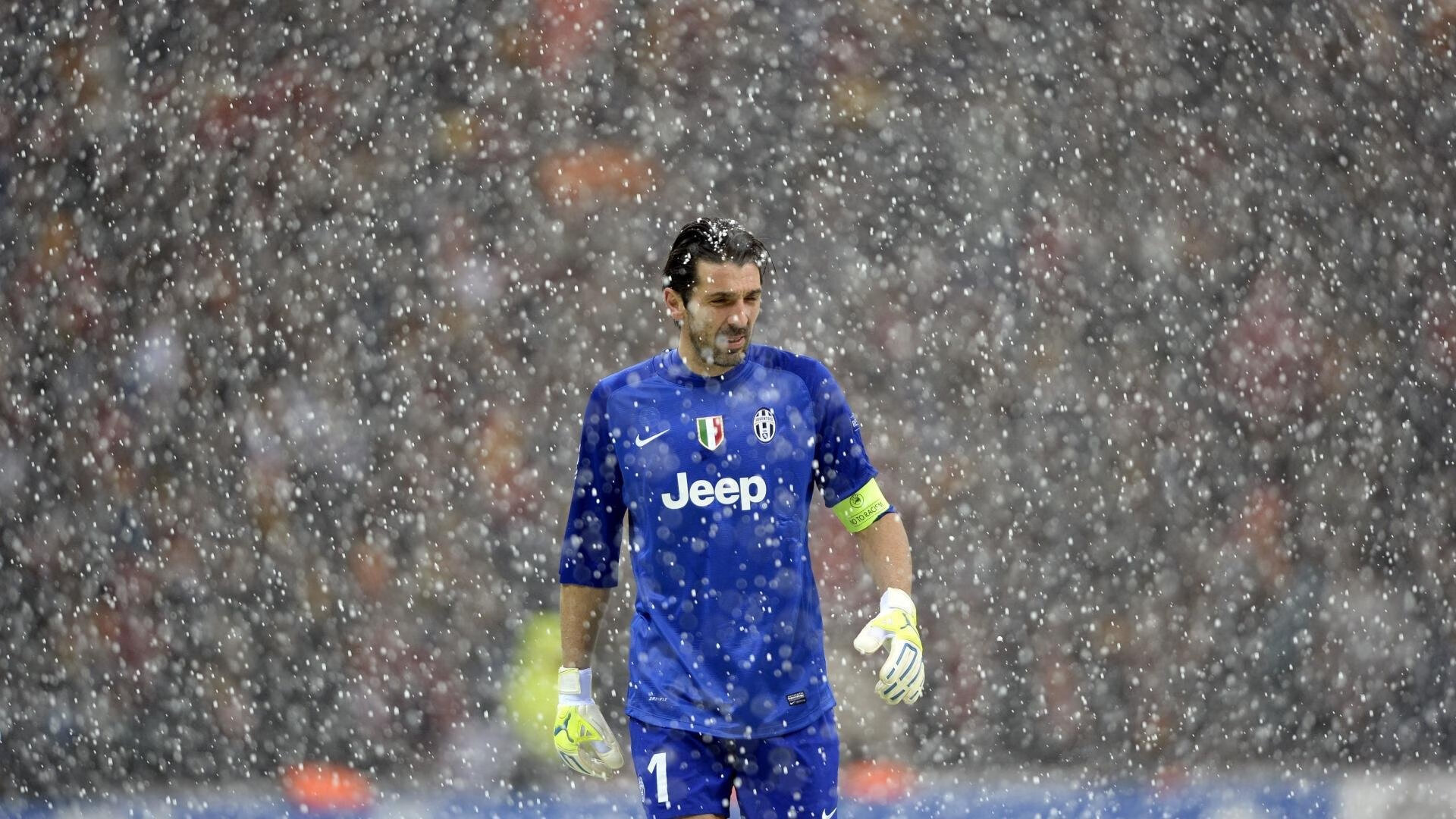 开云体育在线入口-富力三球告负陷入低谷，被迫调整保级策略，富力球星